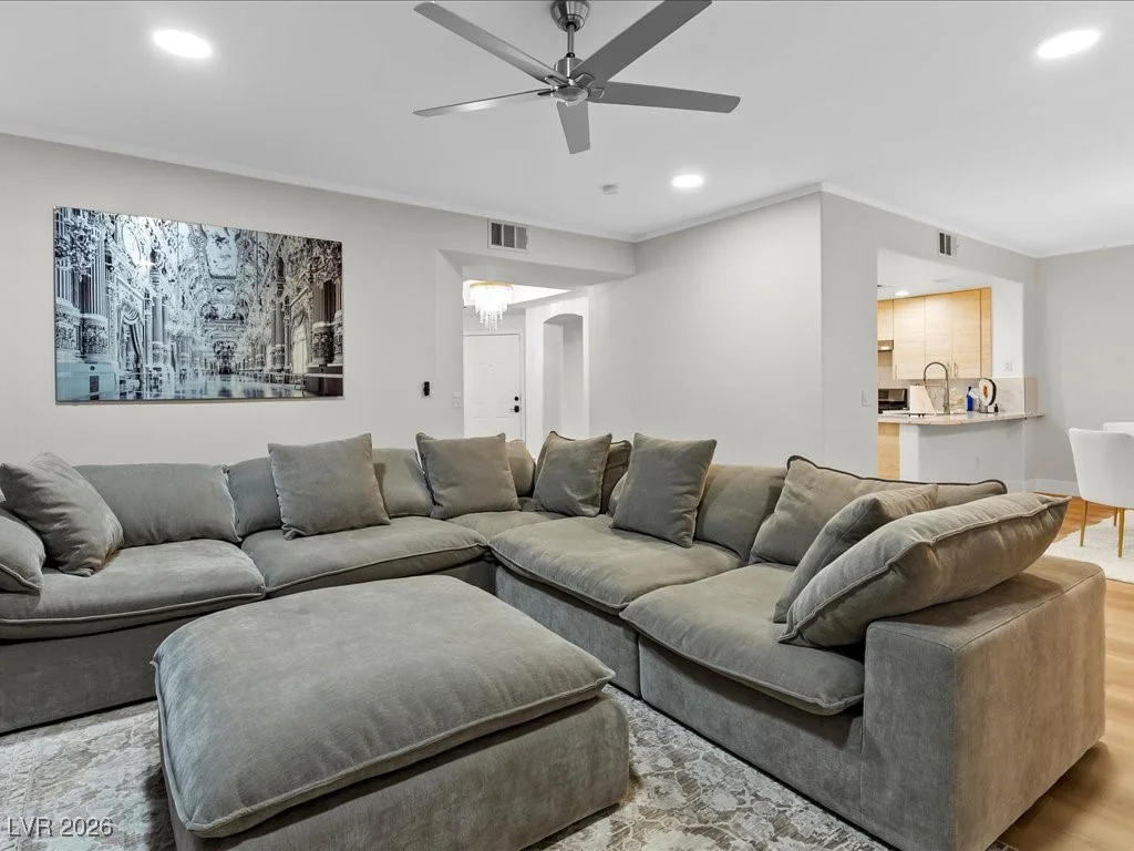 821 Glacier Peak, Las Vegas, NV 89144