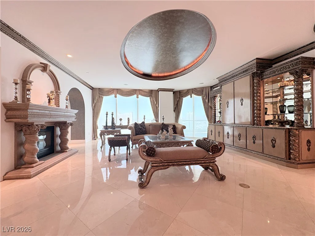 2857 Paradise, Las Vegas, NV 89109