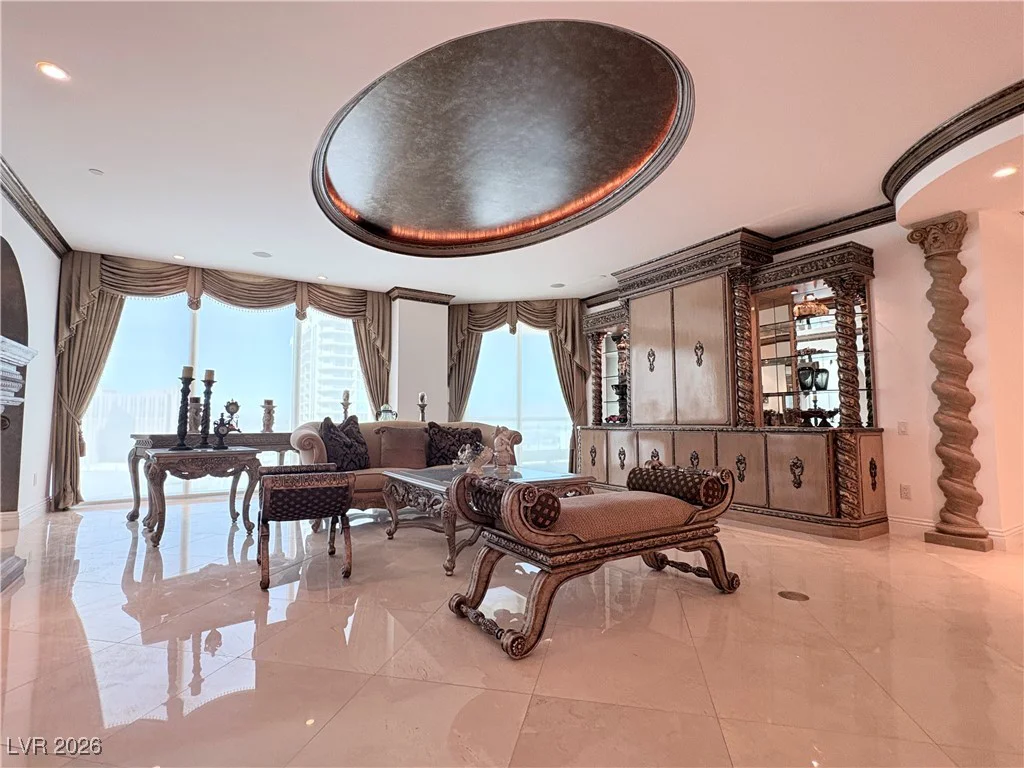 2857 Paradise, Las Vegas, NV 89109