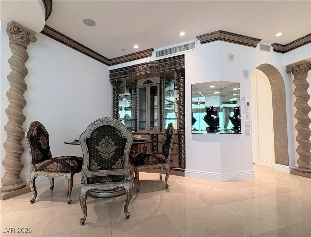 2857 Paradise, Las Vegas, NV 89109