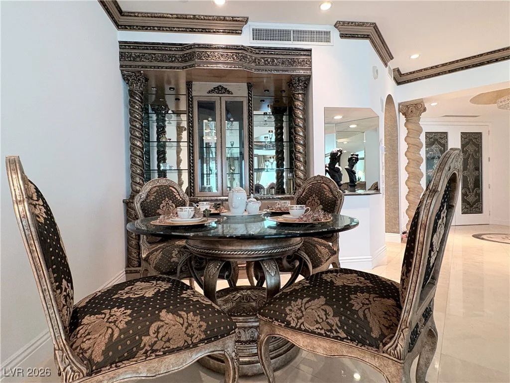 2857 Paradise, Las Vegas, NV 89109