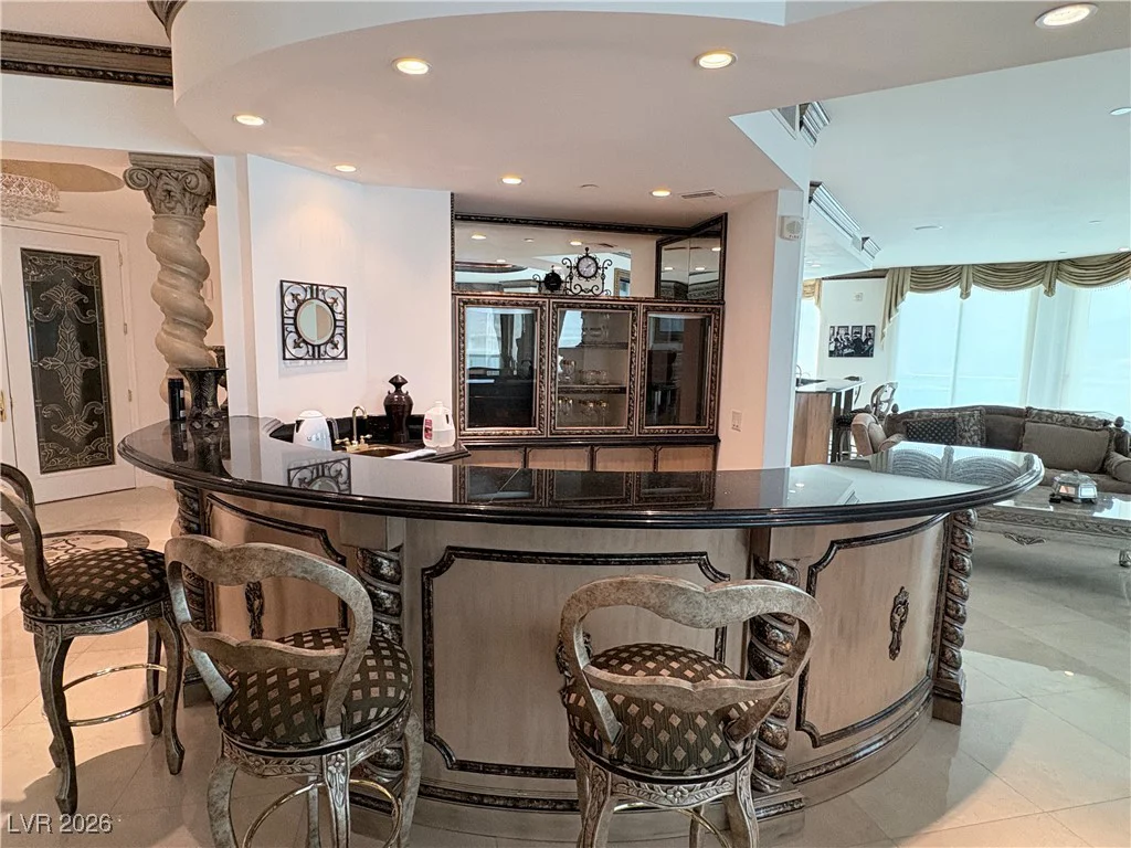 2857 Paradise, Las Vegas, NV 89109
