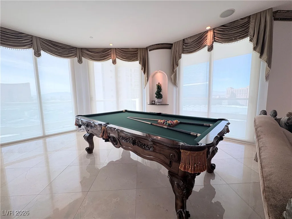2857 Paradise, Las Vegas, NV 89109