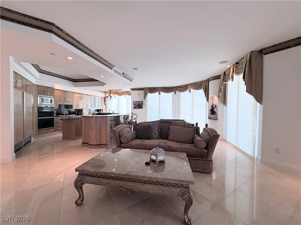 2857 Paradise, Las Vegas, NV 89109