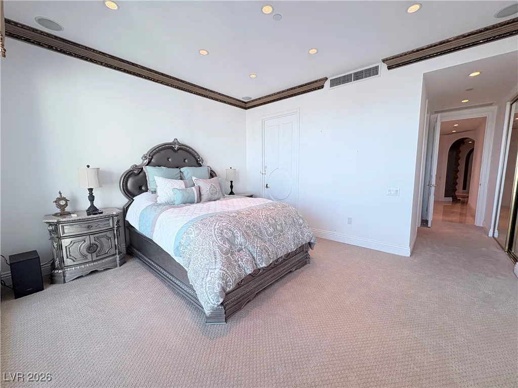 2857 Paradise, Las Vegas, NV 89109