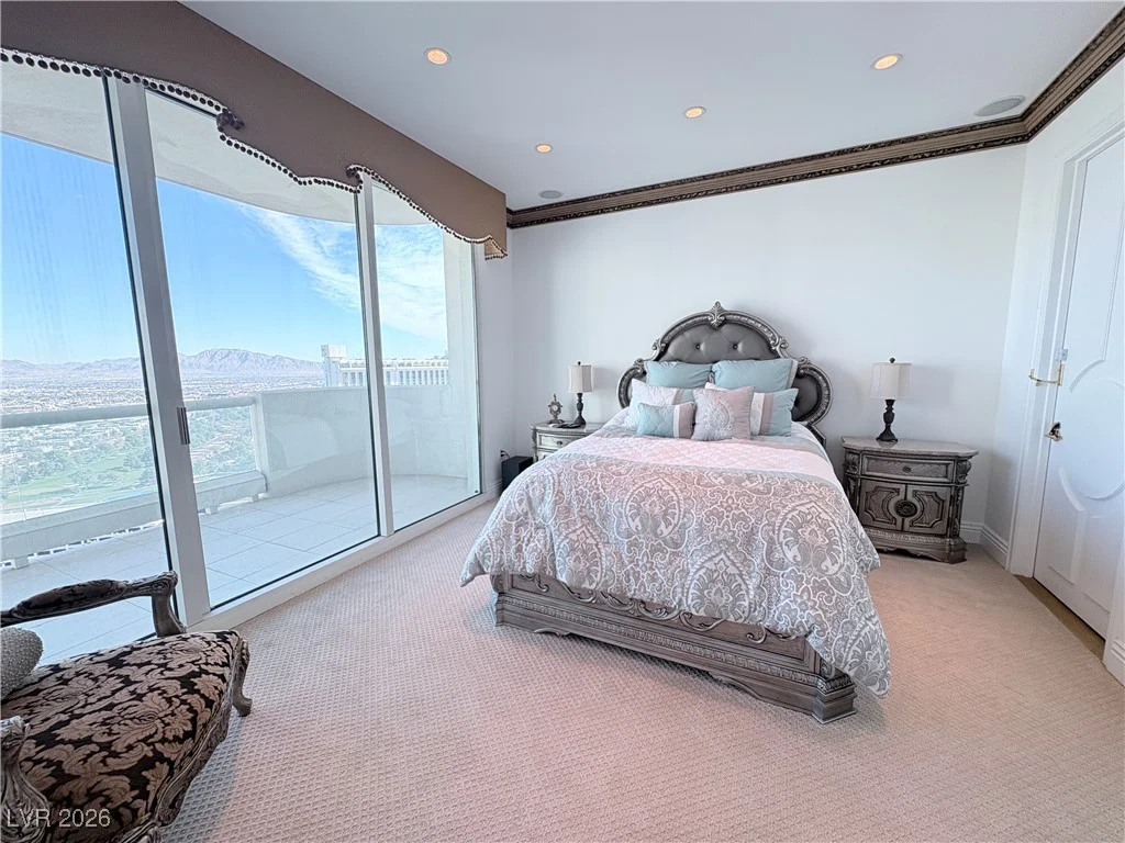 2857 Paradise, Las Vegas, NV 89109