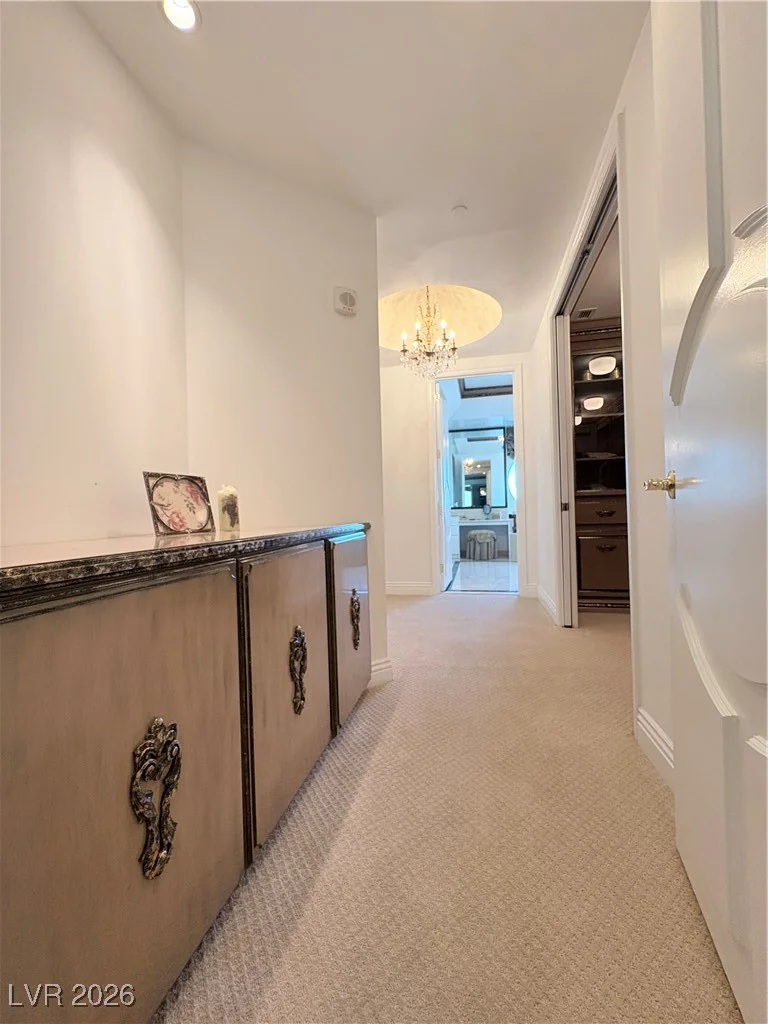 2857 Paradise, Las Vegas, NV 89109