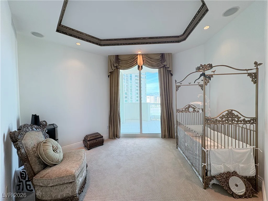 2857 Paradise, Las Vegas, NV 89109