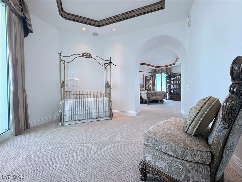 2857 Paradise, Las Vegas, NV 89109