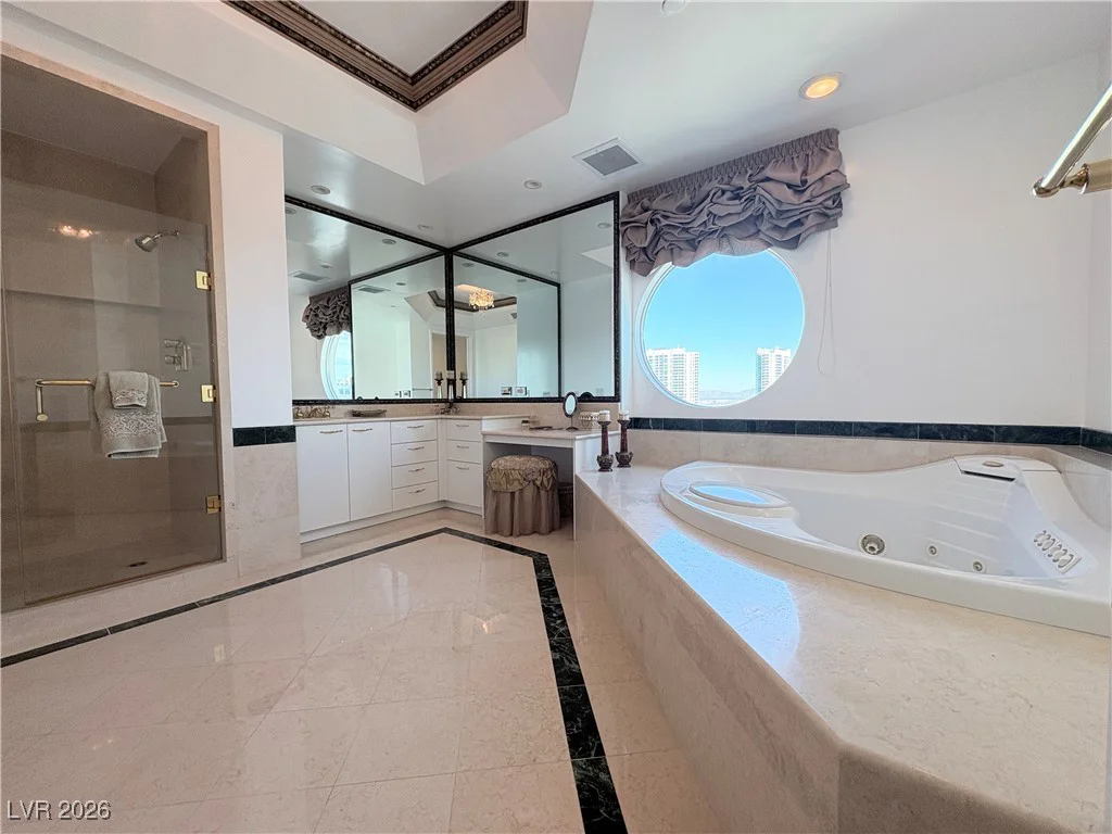 2857 Paradise, Las Vegas, NV 89109