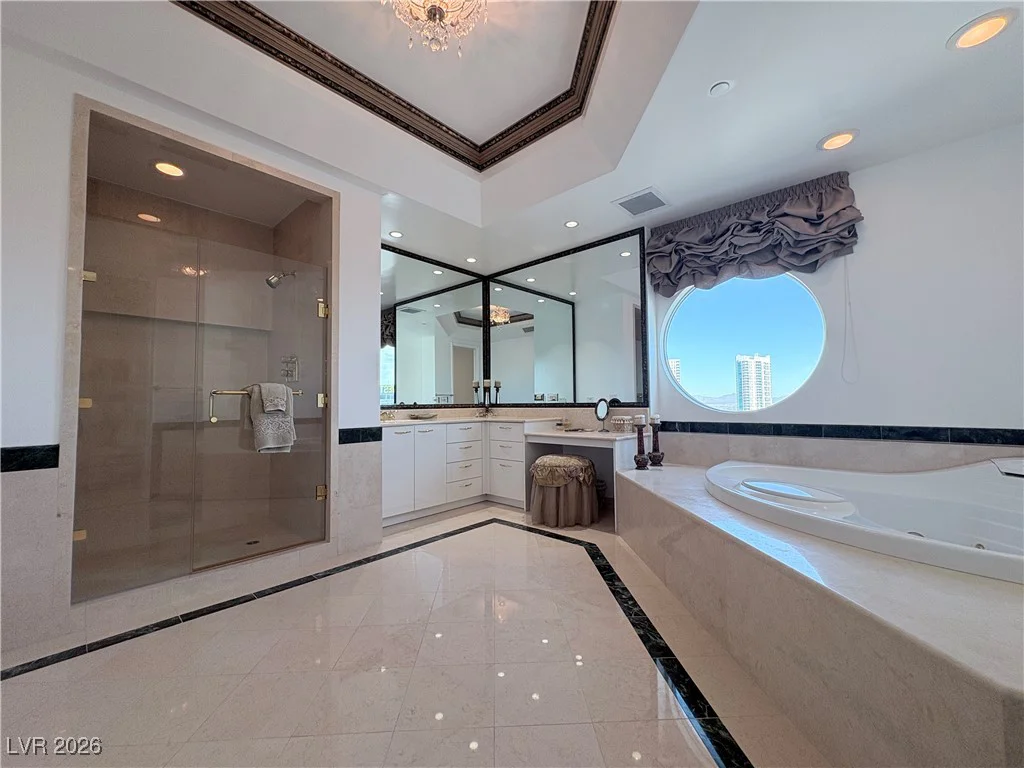 2857 Paradise, Las Vegas, NV 89109
