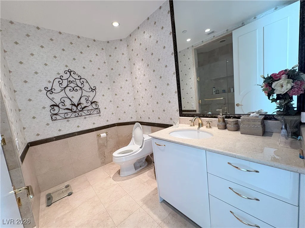 2857 Paradise, Las Vegas, NV 89109