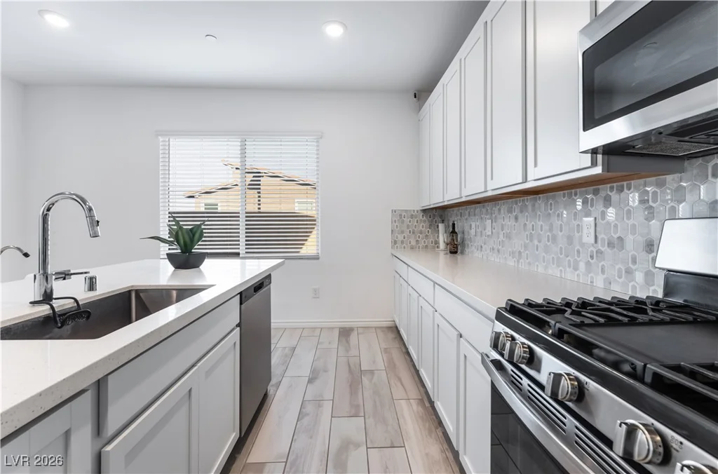 8866 Mountain Lion, Las Vegas, NV 89166