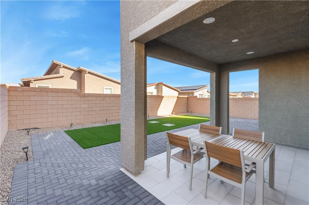 8866 Mountain Lion, Las Vegas, NV 89166