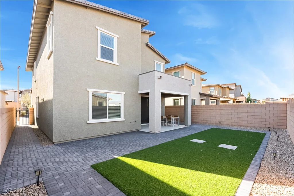 8866 Mountain Lion, Las Vegas, NV 89166