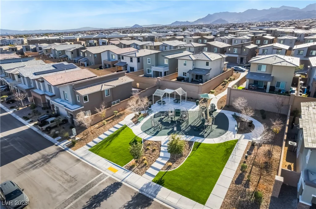 8866 Mountain Lion, Las Vegas, NV 89166