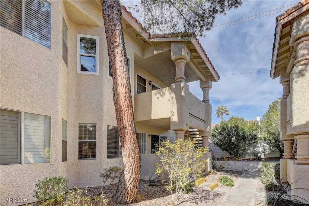 905 Rockview, Las Vegas, NV 89128