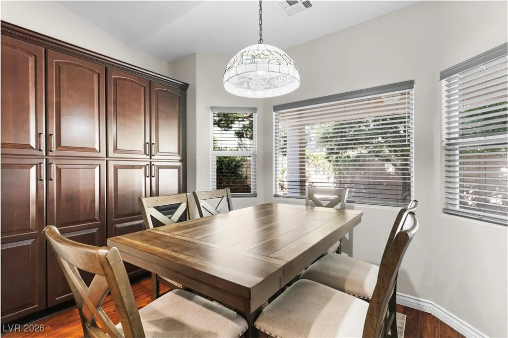 5822 Falling Stream, Las Vegas, NV 89131