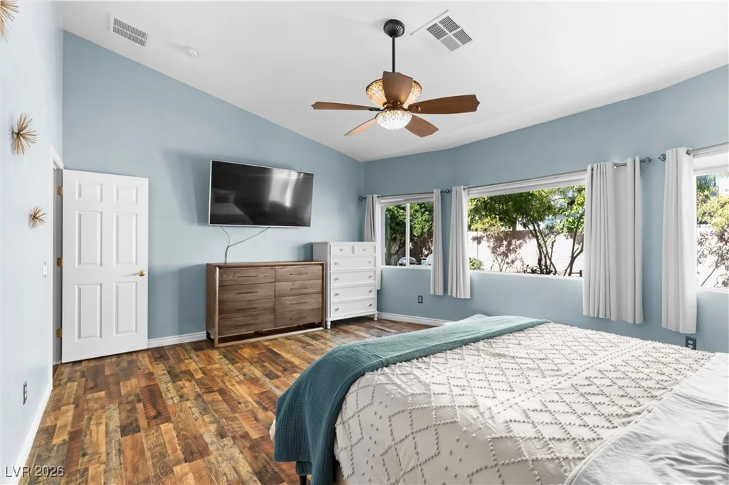 5822 Falling Stream, Las Vegas, NV 89131