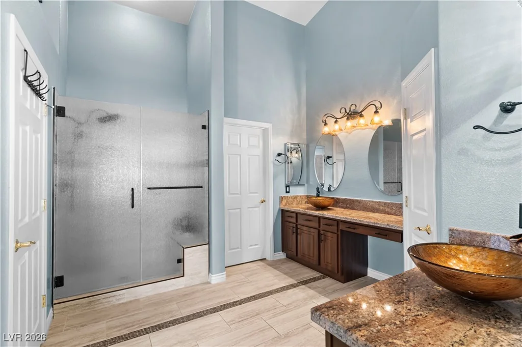 5822 Falling Stream, Las Vegas, NV 89131