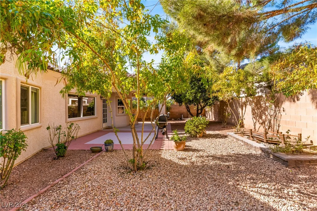 5822 Falling Stream, Las Vegas, NV 89131