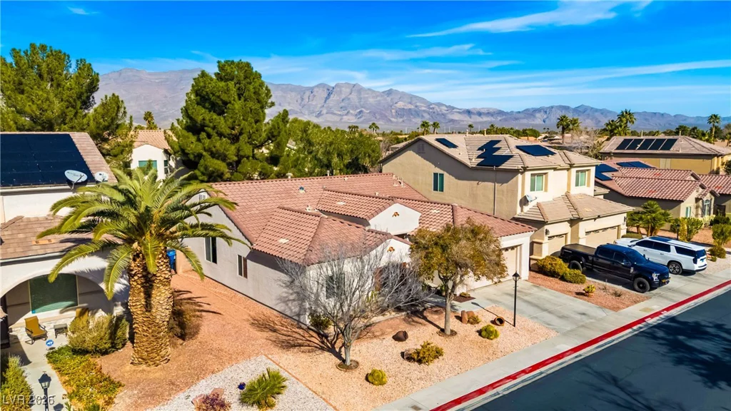5822 Falling Stream, Las Vegas, NV 89131