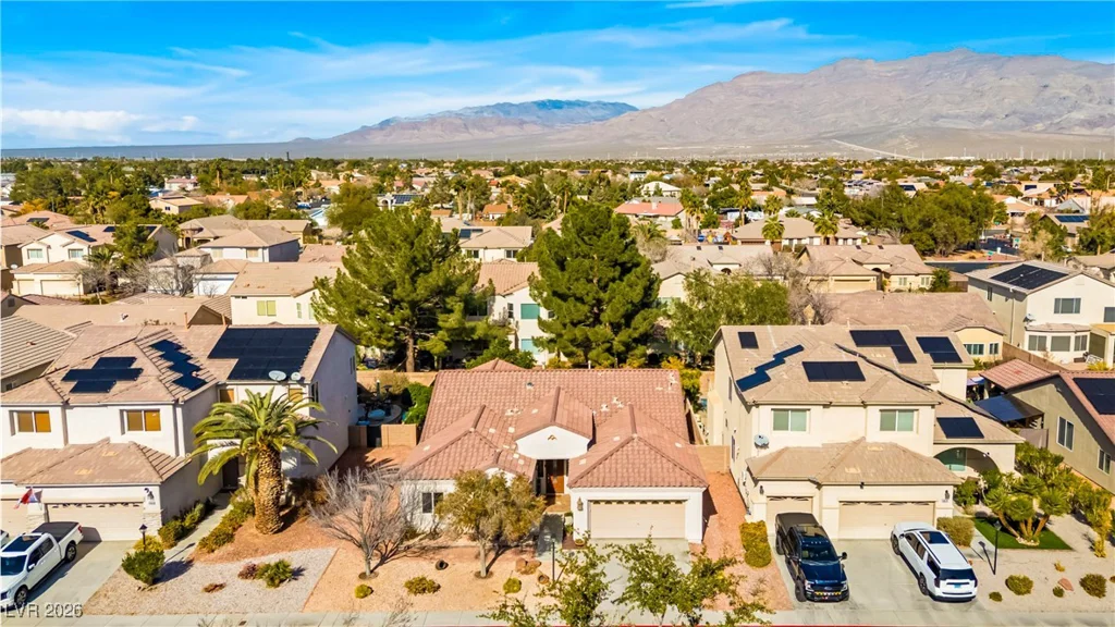 5822 Falling Stream, Las Vegas, NV 89131