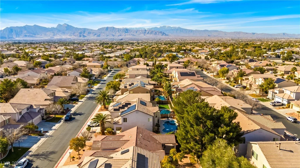 5822 Falling Stream, Las Vegas, NV 89131