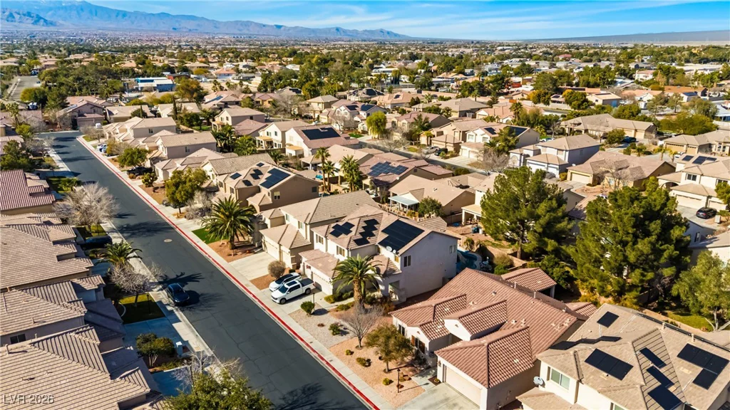 5822 Falling Stream, Las Vegas, NV 89131