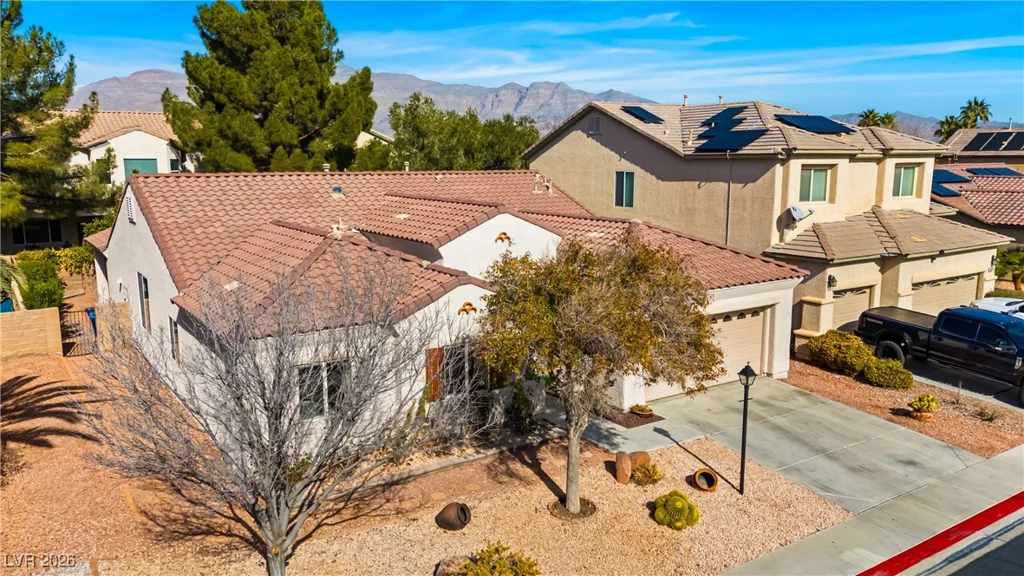 5822 Falling Stream, Las Vegas, NV 89131