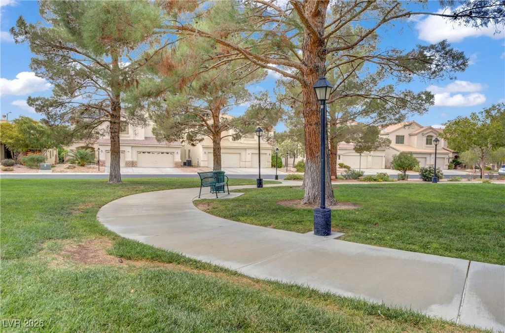 5822 Falling Stream, Las Vegas, NV 89131