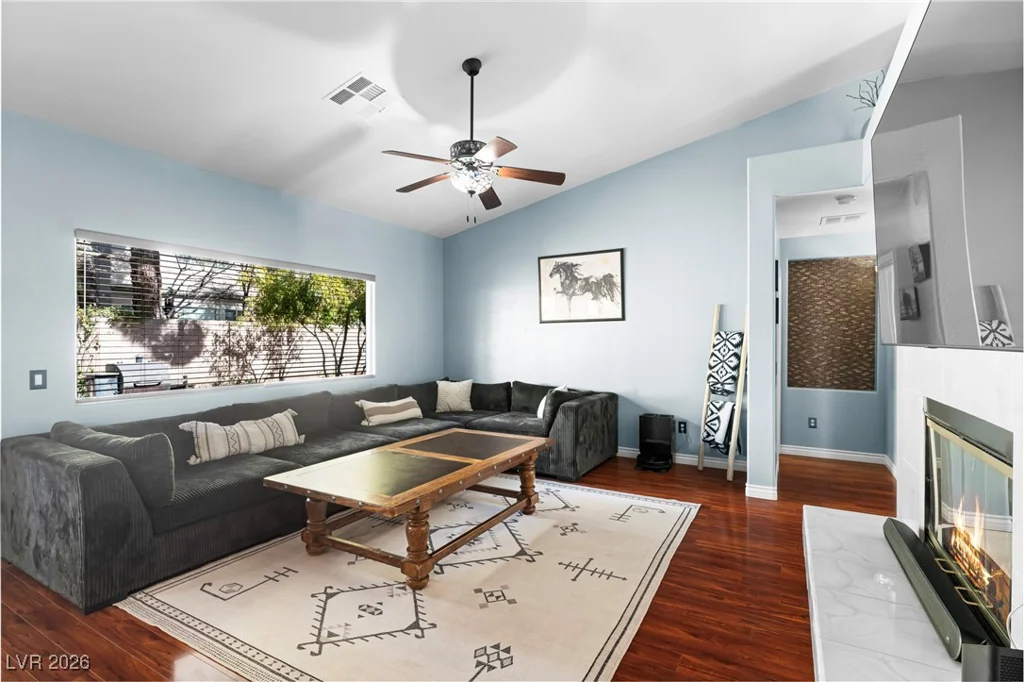 5822 Falling Stream, Las Vegas, NV 89131