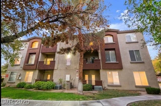 4400 Jones, Las Vegas, NV 89103