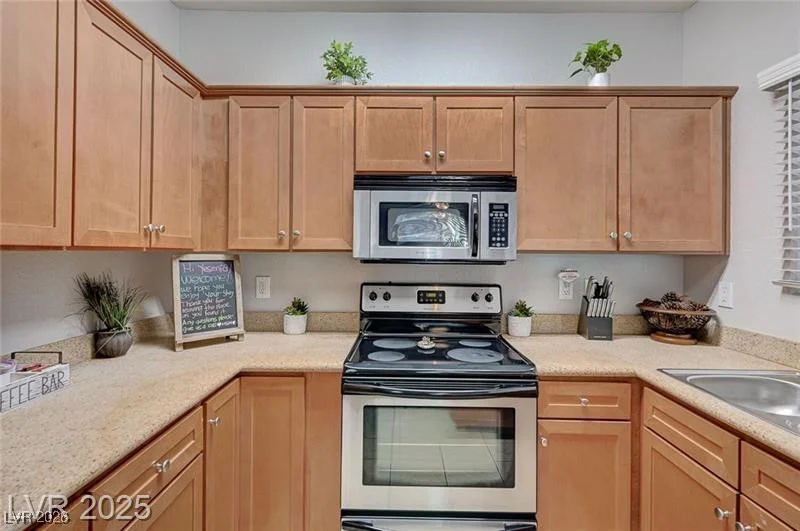 4400 Jones, Las Vegas, NV 89103