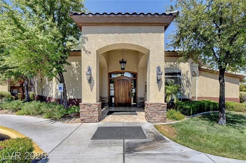 4400 Jones, Las Vegas, NV 89103