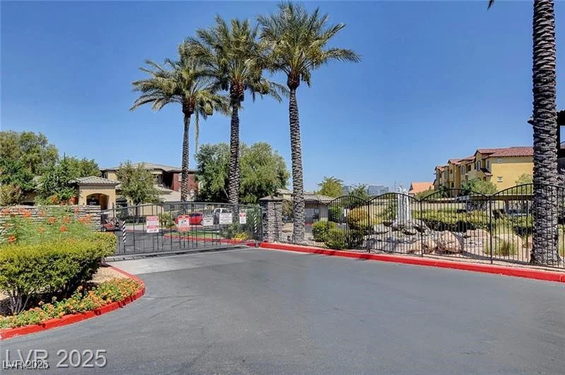 4400 Jones, Las Vegas, NV 89103
