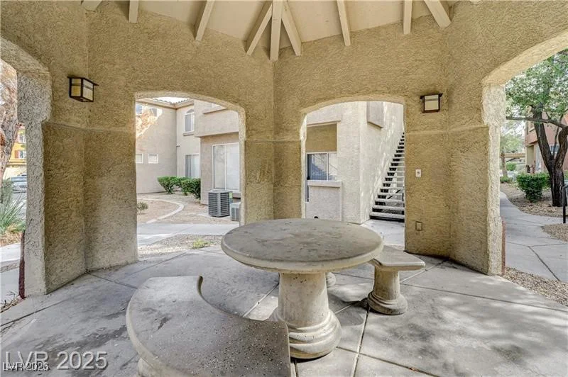 4400 Jones, Las Vegas, NV 89103