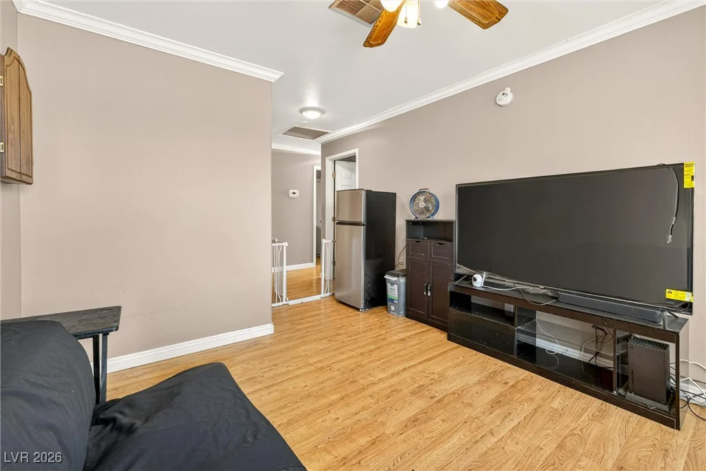 3828 Vista Largo, Las Vegas, NV 89121