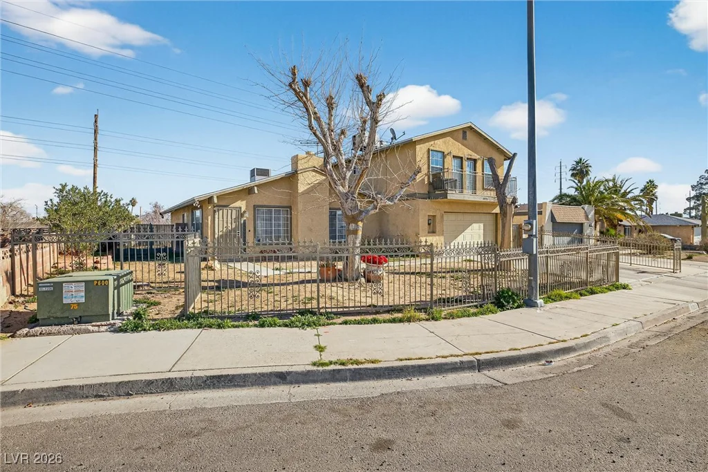 3828 Vista Largo, Las Vegas, NV 89121