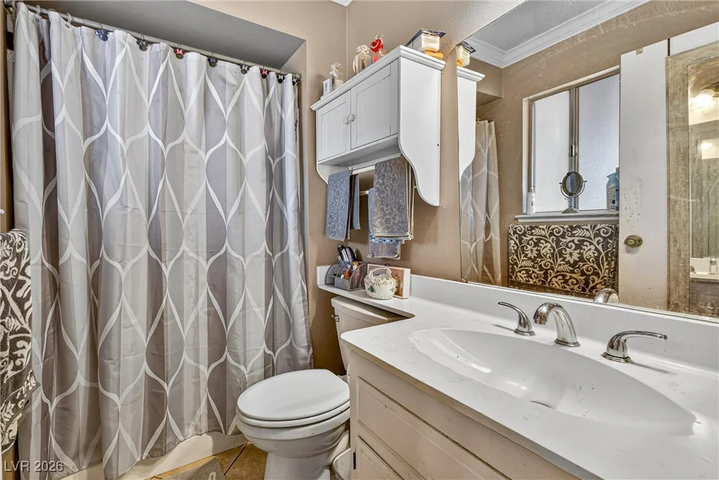 3828 Vista Largo, Las Vegas, NV 89121