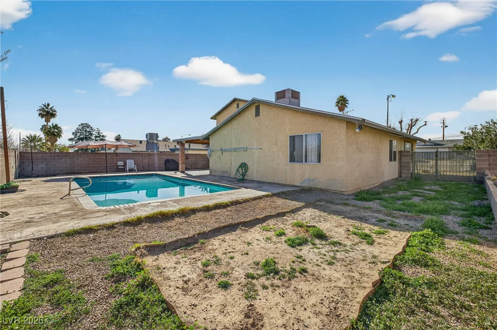 3828 Vista Largo, Las Vegas, NV 89121