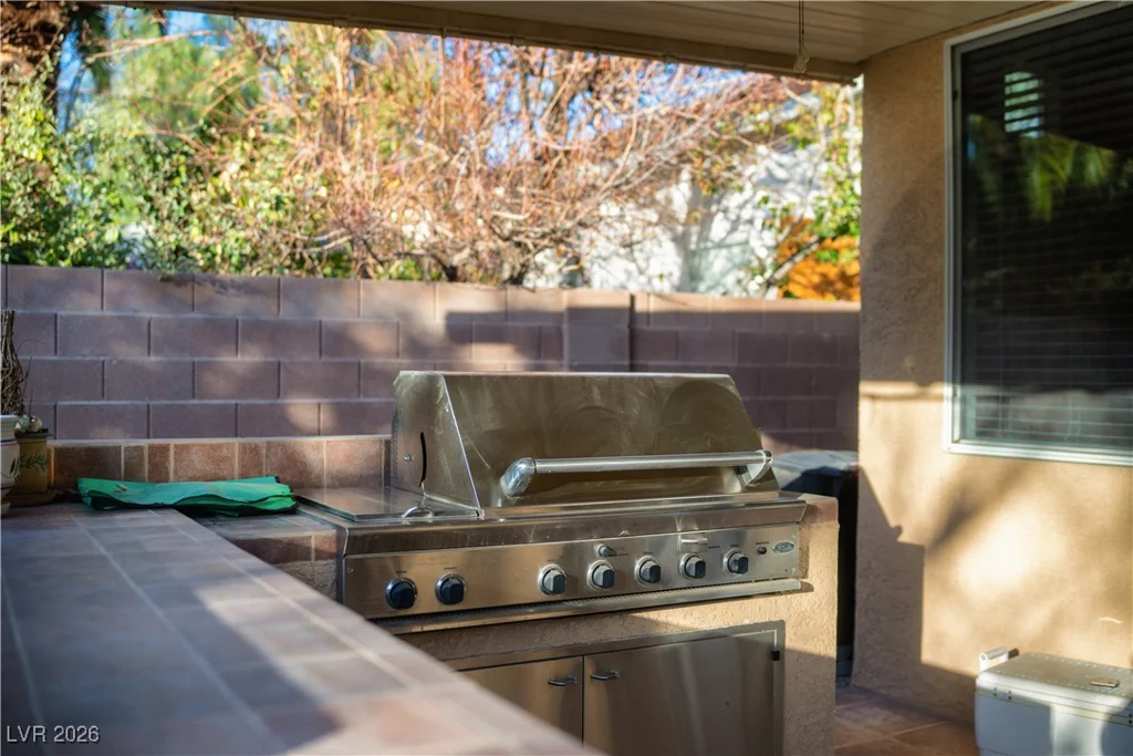 8865 Windsor Hill, Las Vegas, NV 89123