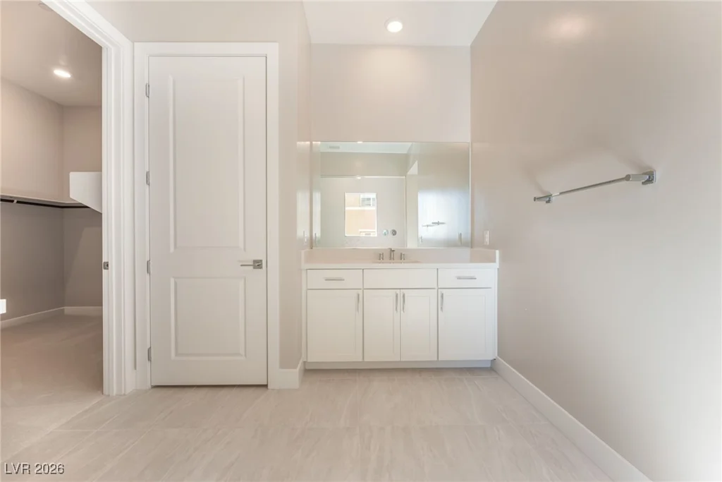 9132 Las Manaitas, Las Vegas, NV 89144