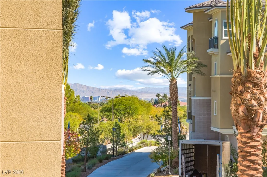 9132 Las Manaitas, Las Vegas, NV 89144