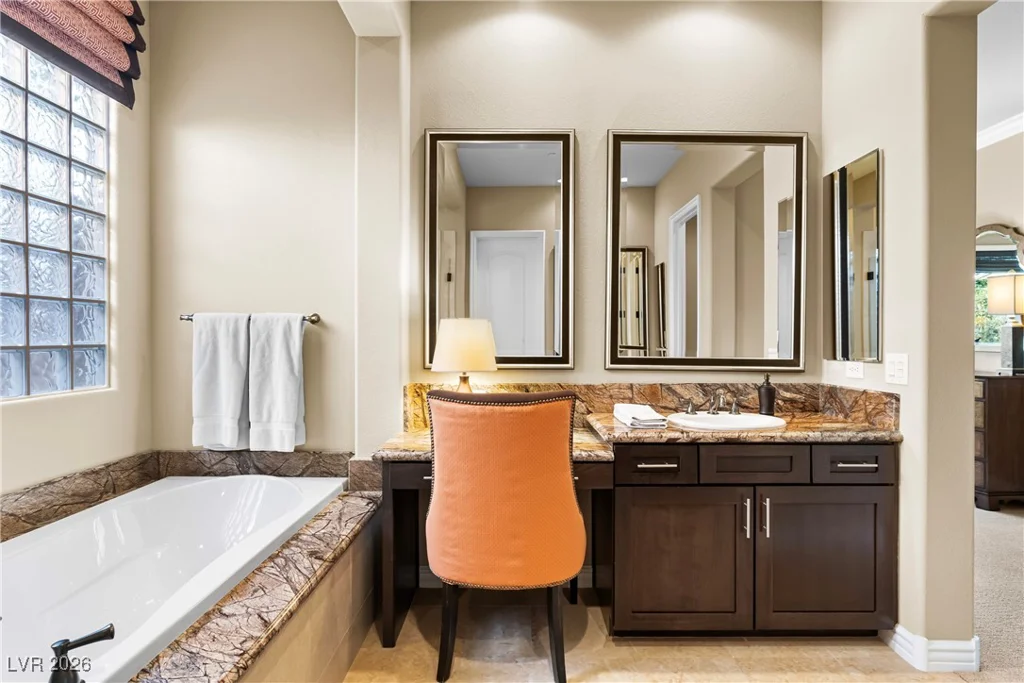 90 Contrada Fiore, Henderson, NV 89011