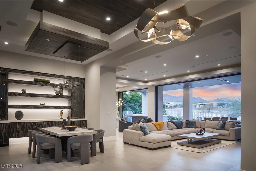 8 Sun Glow, Las Vegas, NV 89135