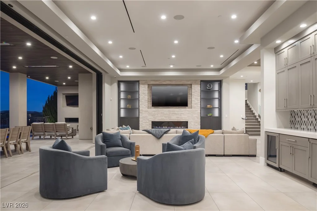 8 Sun Glow, Las Vegas, NV 89135