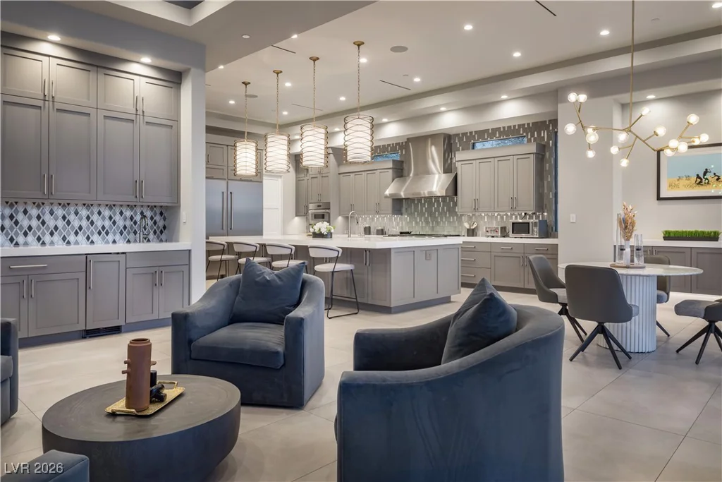 8 Sun Glow, Las Vegas, NV 89135