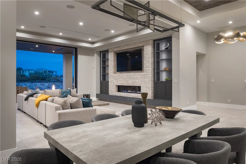 8 Sun Glow, Las Vegas, NV 89135