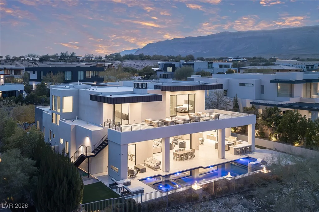 8 Sun Glow, Las Vegas, NV 89135